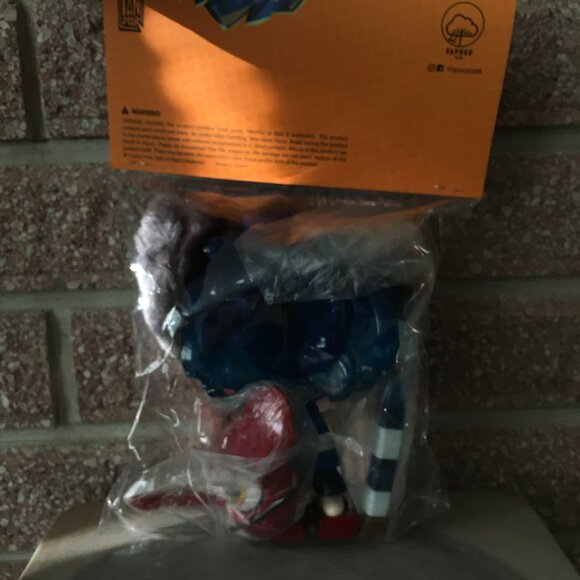 NWT VAPOUR PARK x Tan-sTaR Little Tengu Limited Edition Vinyl Figure - Picture 13 of 14